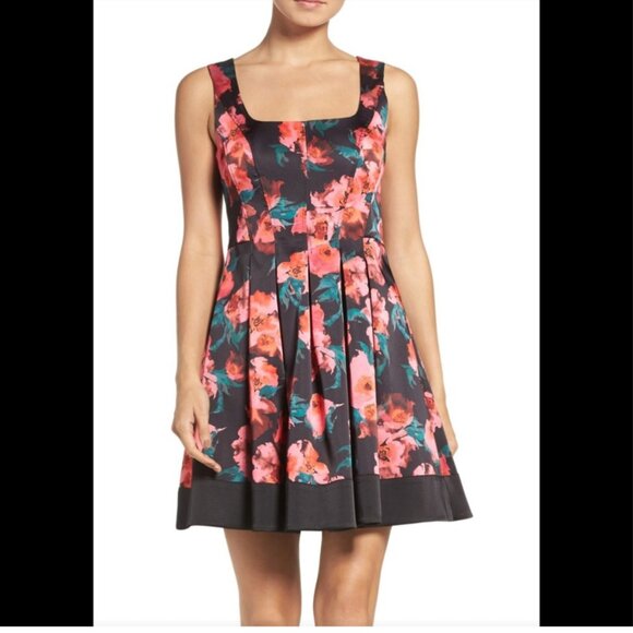 NWT French Connection Black Pink Floral Fit & Flare Mini Dress, Size 4 - Picture 1 of 16